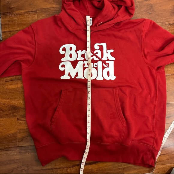 Uniqlo UT × VERDY Break the Mold Hoodie Size Large - Picture 5 of 7